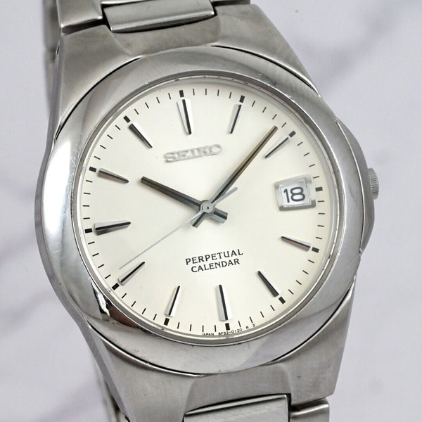 SEIKO Perpetual calendar QUARTZ Date 37mm Silver Dial  - Ref.8F32-0130