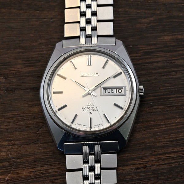 Vintage SEIKO LORDMATIC 25J Silver Dial Automatic Date Ref.5606-7000